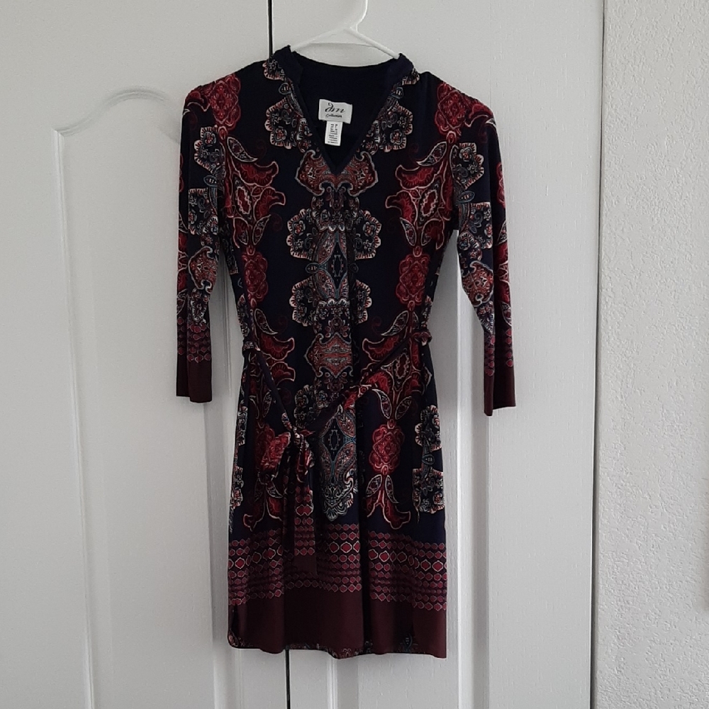 Elegant 3/4 Sleeve Paisley Dress in Burgundy and Navy
